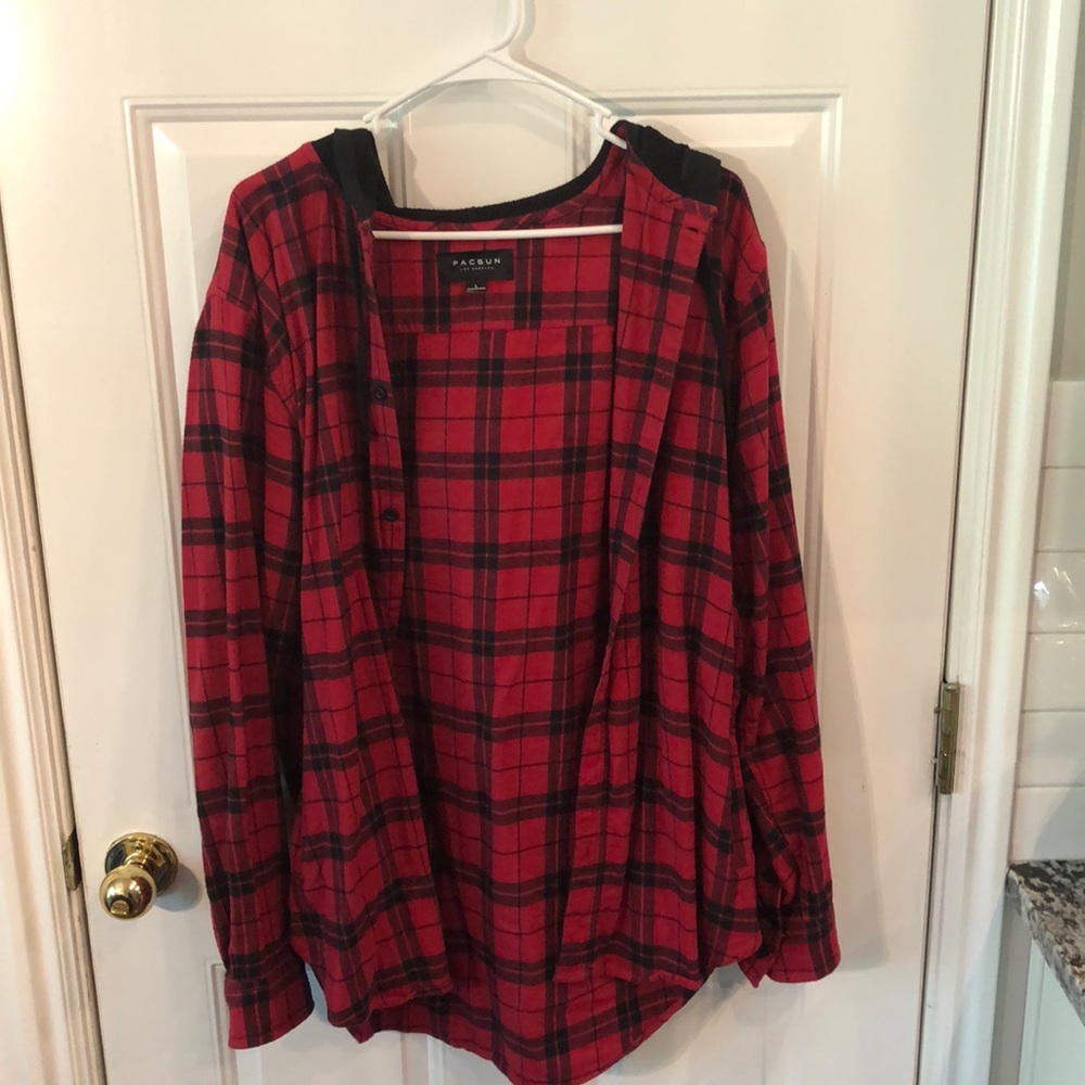 Men’s plaid jacket with light hoodie